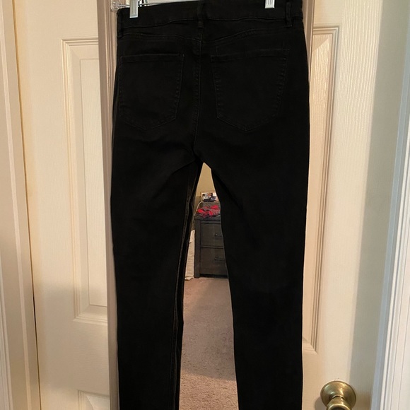 SOLD! Refugee Black distressed skinny jeans - Picture 3 of 4